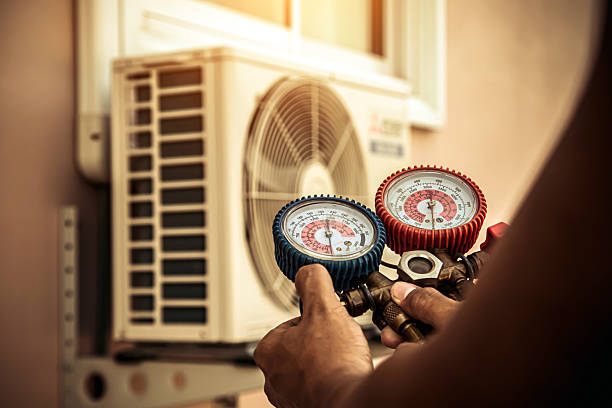 Professional Hvac Installation technician working in Silverado, CA